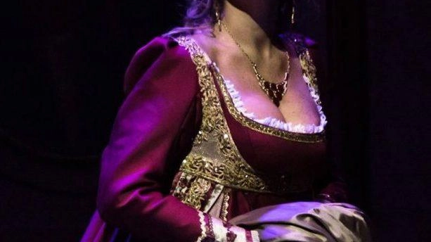 Il soprano Cristina Ferri sarà premiata domani sera al teatro dei Rozzi per i trenta anni di carriera, in una serata dedicata alle eroine pucciniane