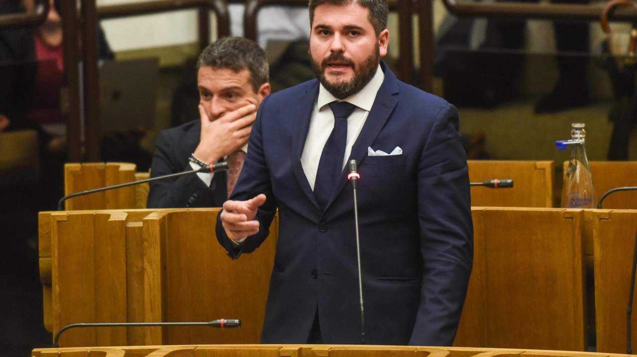 Oggi pomeriggio alle 16, nella Sala Fiume di Palazzo Donini, l’assessore regionale all’Ambiente Thomas De Luca e Andrea Sisti, presidente...