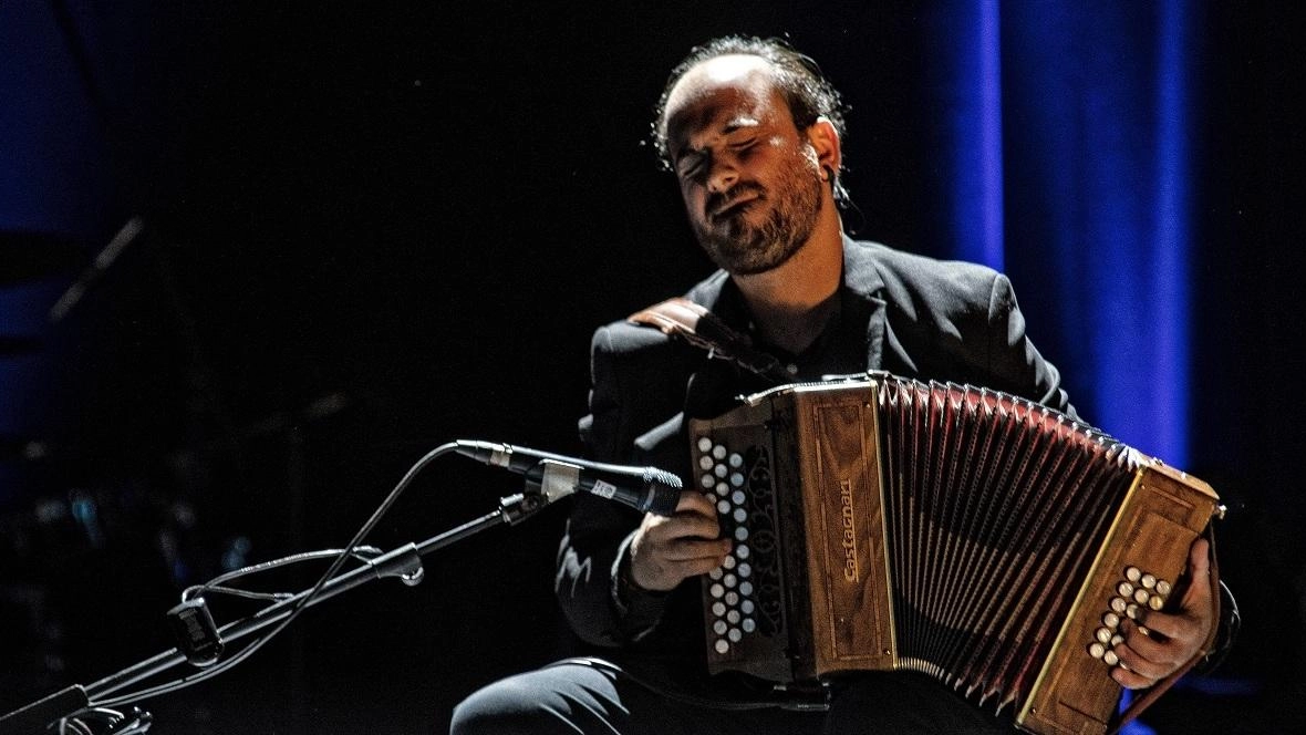 Virtuoso dell’organetto, Alessandro D’Alessandro sarà in concerto all’antico porto fluviale romano di Stifone (a Narni)