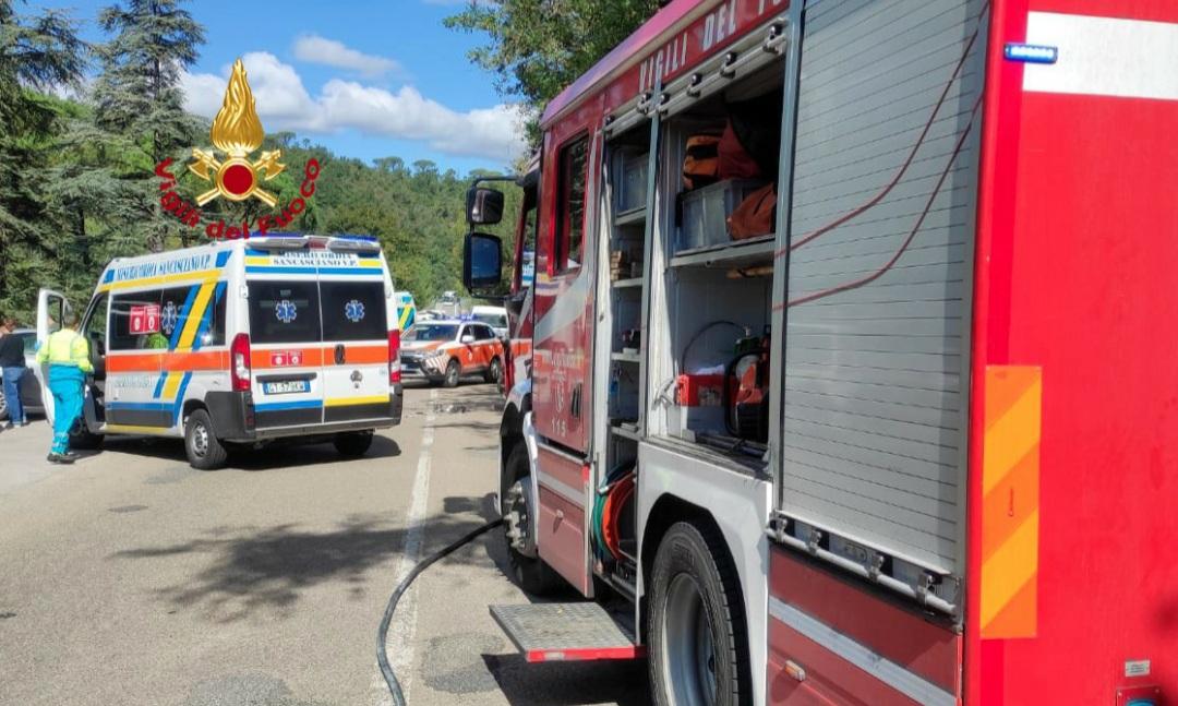 Impruneta, scontro frontale tra due auto: tre feriti