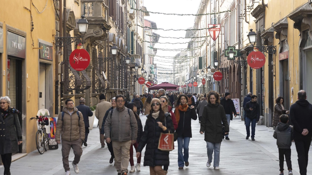 Uno scorcio del Corso Italia, asse commerciale di Pisa