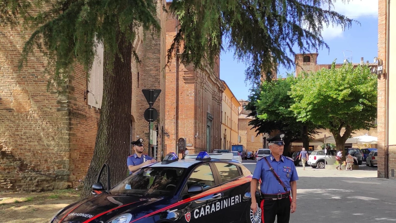 I carabinieri stavano per rompere il finestrino