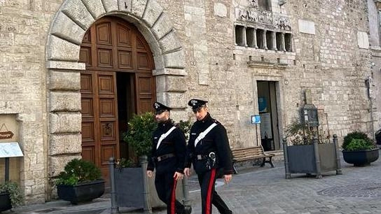 Le indagini sono state condotte dai carabinieri di Narni che in poco tempo hanno identificato il 13enne e il 15enne autori del furto e dei danneggiamenti