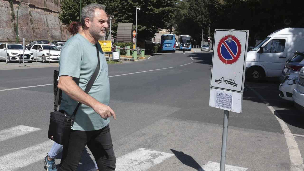 I divieti di sosta nell’area intorno allo stadio, in particolare al ’Pallone’ e in viale Vittorio Veneto