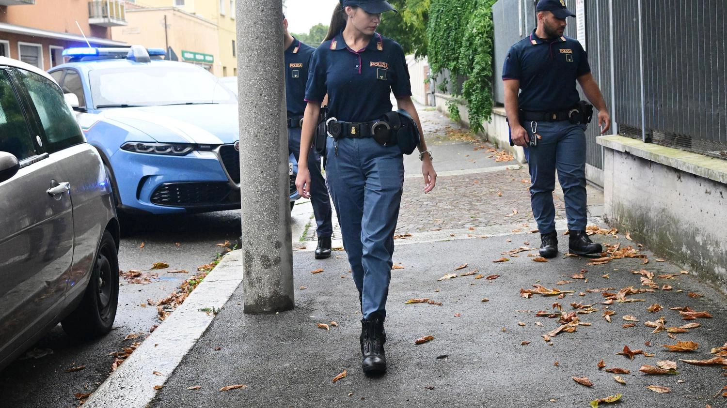 Sicurezza, giro di vite della polizia. Controlli a Pontedera e Ponsacco. Rintracciato un presunto truffatore