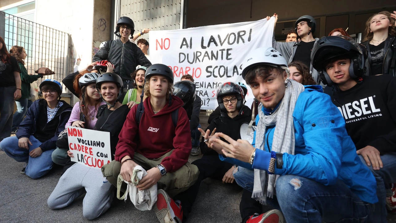 Studenti in sciopero al liceo Da Vinci (Foto Giuseppe Cabras / New Press Photo)