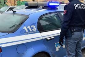 Aggredisce vigilante del Conad con un macete, tunisino arrestato a Napoli dalla Mobile aretina