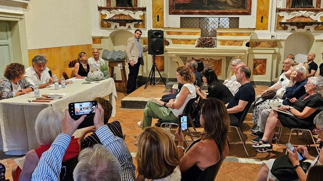 Pienza, sulle tracce di Pio II. Mostra di Aleardo Paolucci che descrive la vita del Papa