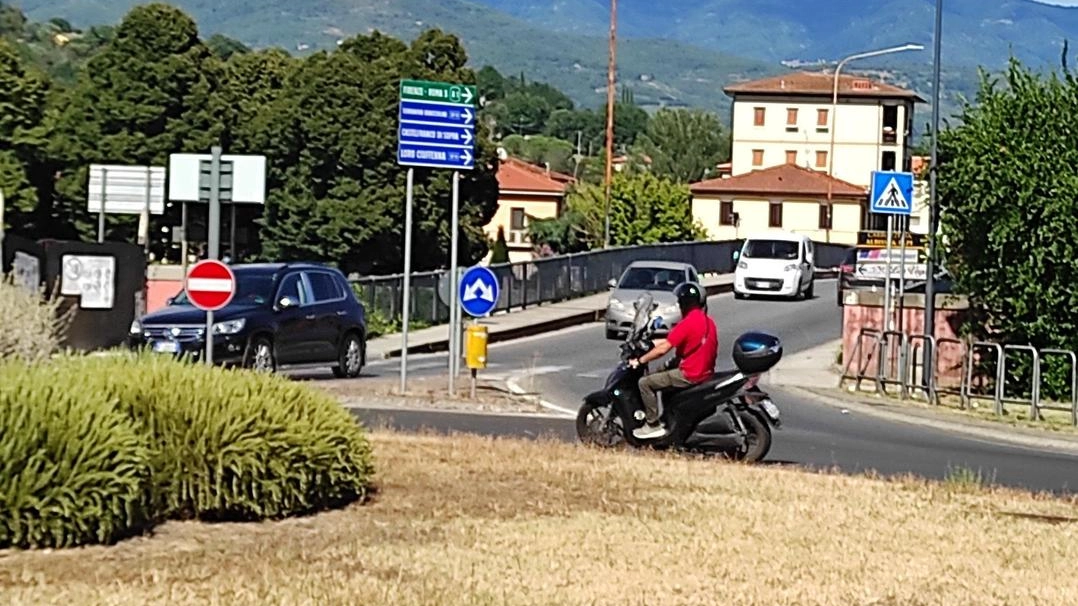 Una passerella ciclopedonale sul fiume Arno. verrà realizzata in parallelo al ponte Ipazia D’Alessandria e che agevolerà il flusso del traffico