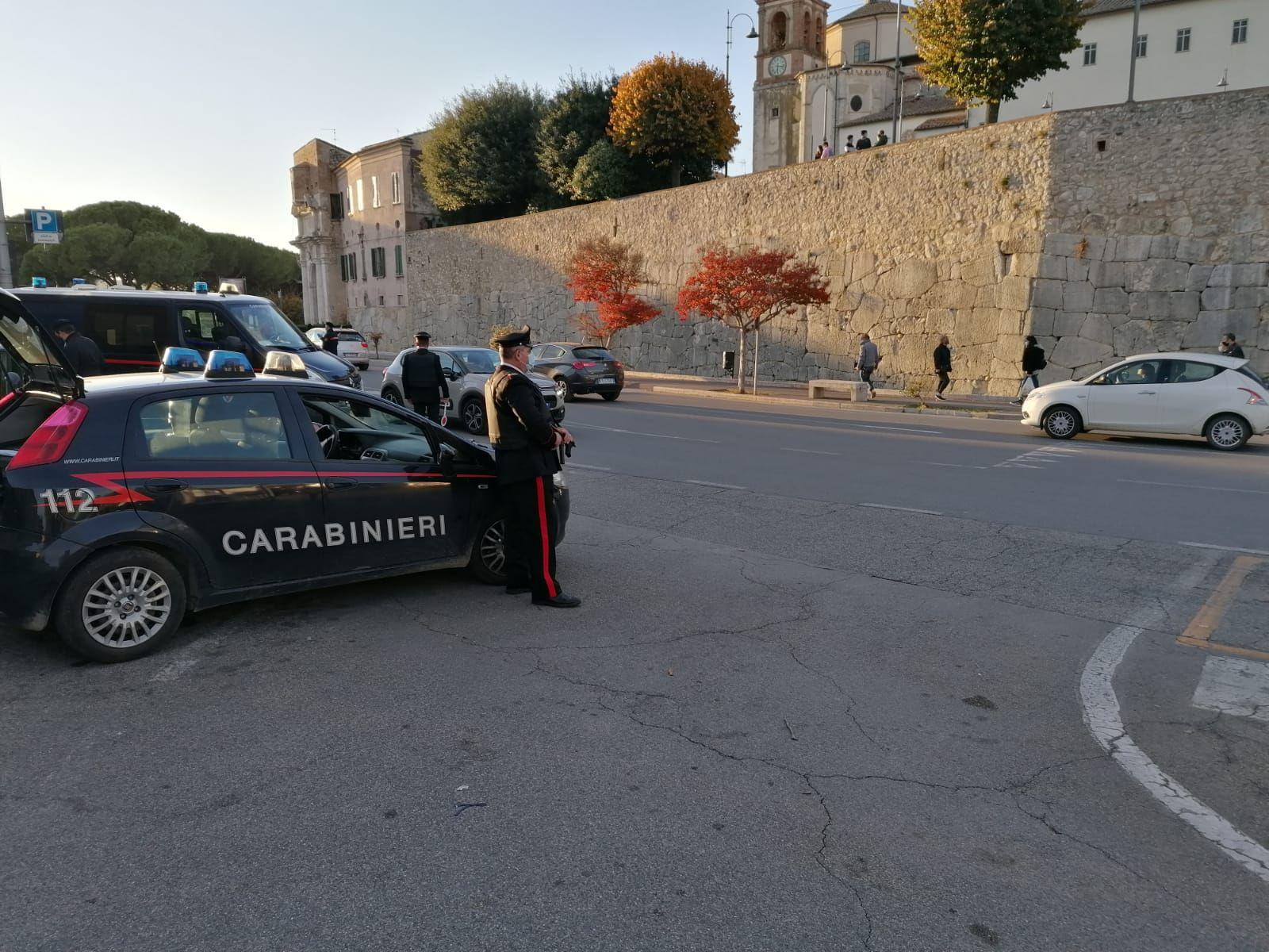 Litiga con la compagna. Esce di casa, ma era ai domiciliari: arrestato