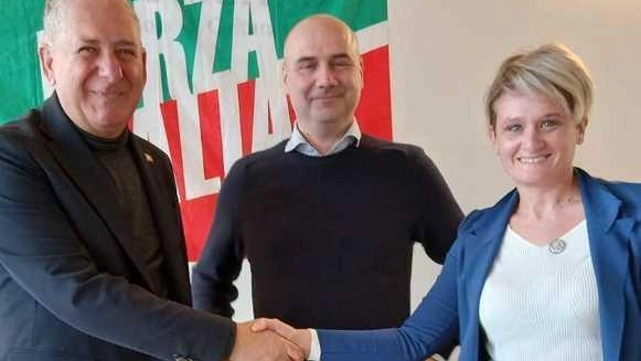 Da sinistra il segretario provinciale Carlo Bigongiari, il vice sindaco di Forte Andrea Mazzoni e la riconfermata segretaria comunale Irene Nardini