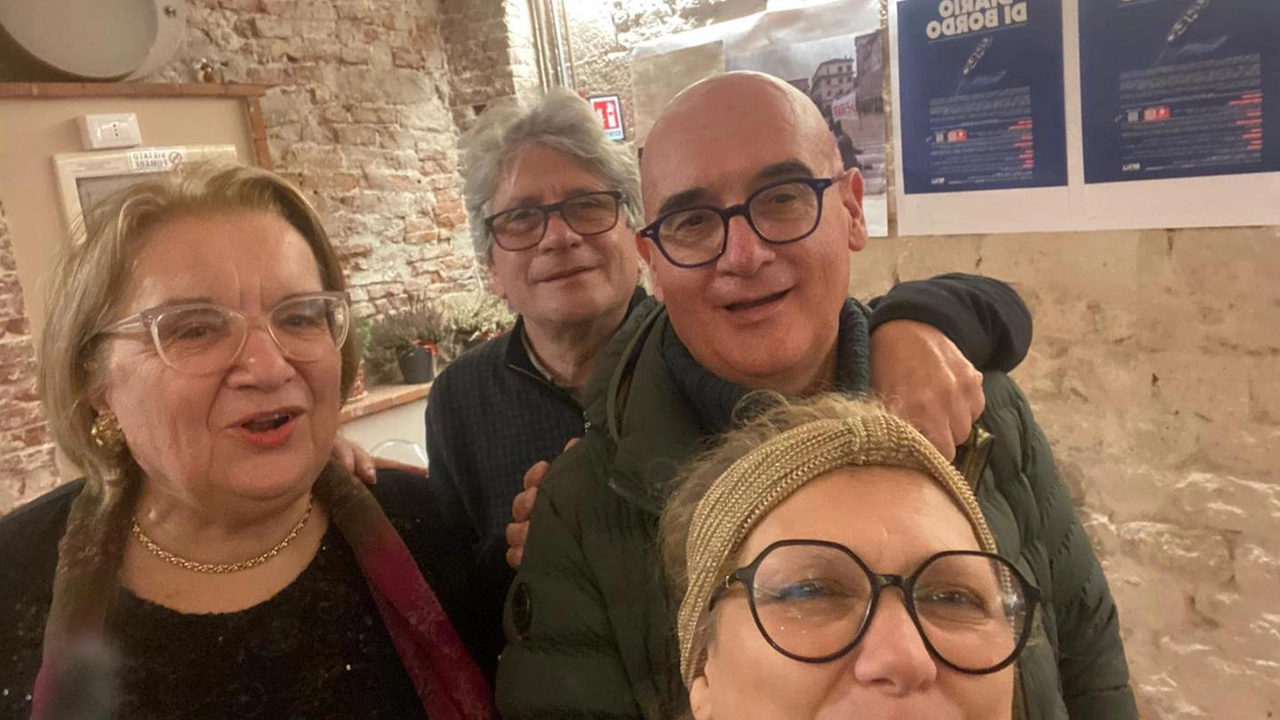 La giuria: Maria Velia Lorenzi. , la presidente dell’associazione Diana Gallo e gli scrittori Alessandro Scarpellini, Guido Martinelli e Cristiana Vettori