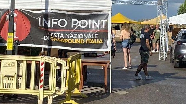 A Grosseto si tiene la festa nazionale di CasaPound, con polemiche e contestazioni. Duemila persone attese per quattro giorni di eventi culturali. In risposta, la Grande Alleanza Antifascista organizza "Agitiamoci" in città.