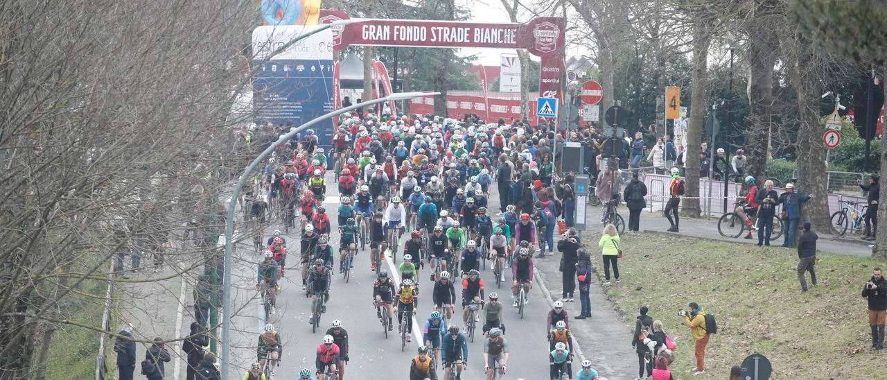 Ciclismo, a Federico Pozzetto la Gran Fondo Strade Bianche a Siena