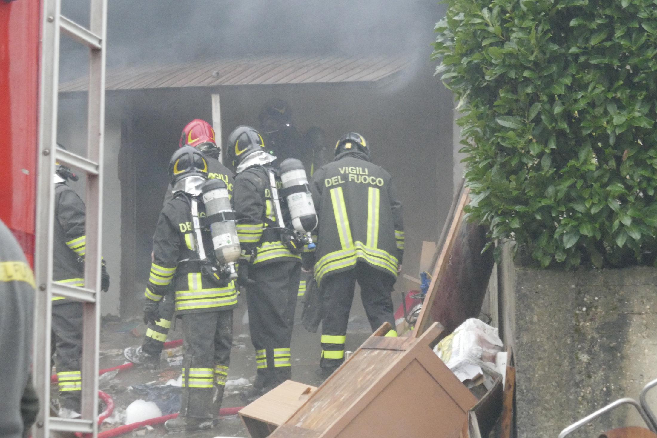 Uccide la madre: tragedia di Montepiano, indagini sulla famiglia e sui maltrattamenti