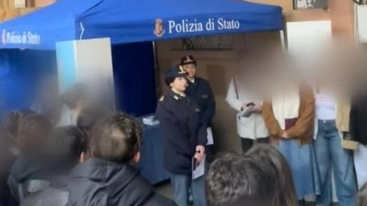 PERUGIA – La Polizia di Stato rinnova l’impegno nella campagna permanente di sensibilizzazione “Questo non è amore” in occasione della...