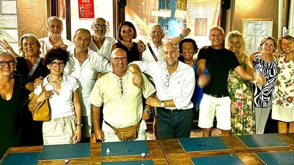 È stato un ritrovo storico quello avvenuto al ristorante Trinchetto. Una cena organizzata per festeggiare il 40° anniversario della maturità,...