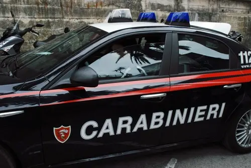 Aggressione al bar, racconto choc: “Ha colpito una signora con un pugno in faccia”