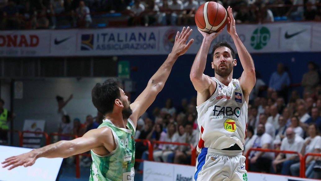 La Fabo Herons Montecatini si prepara all'esordio in Serie B Nazionale con determinazione e voglia di rivalsa dopo la deludente Supercoppa. Coach Barsotti punta sull'intensità e la precisione per affrontare la Virtus Cassino. Incognita sulle condizioni di capitan Natali.