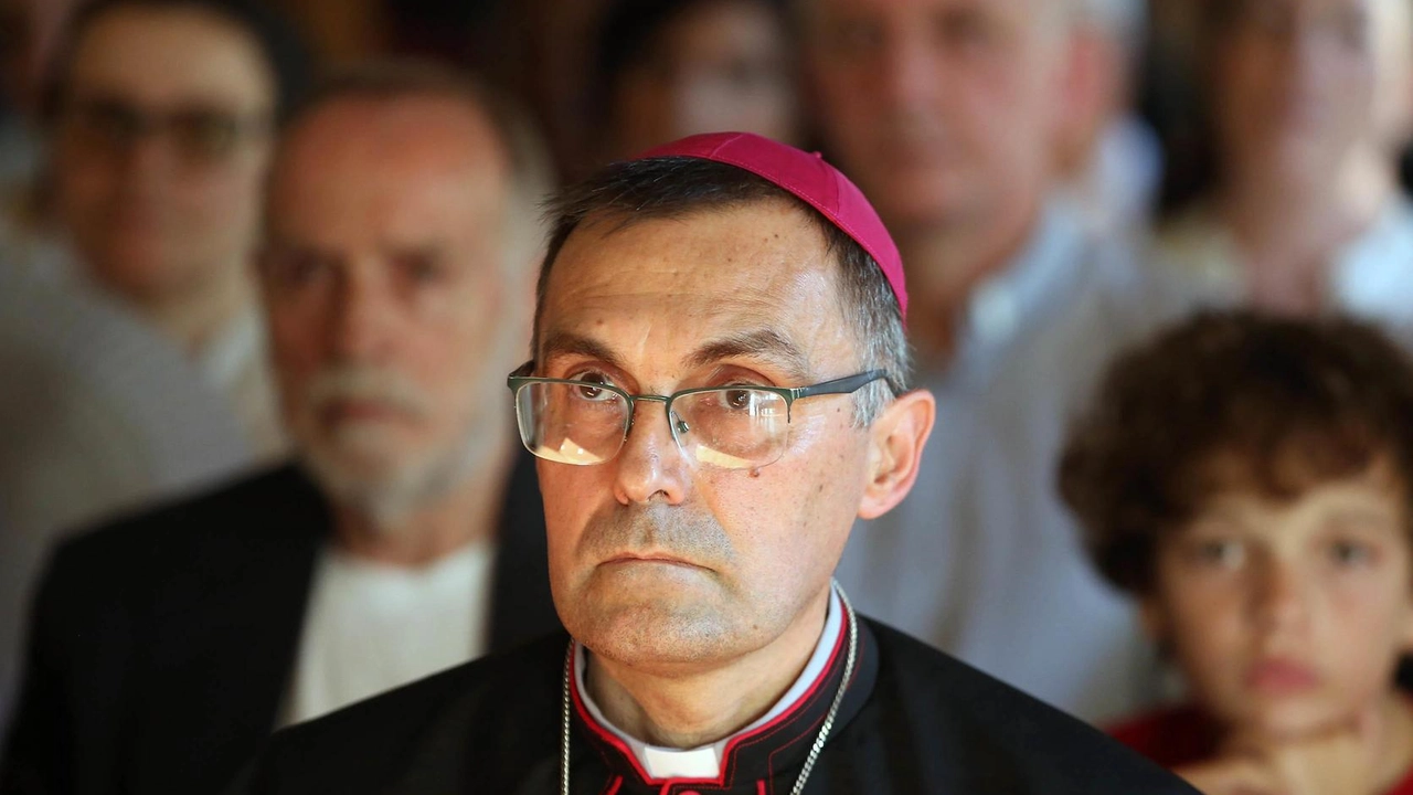 I vescovi toscani si sono riuniti a Siena per la Conferenza Episcopale Toscana, discutendo di viaggi in Terra Santa e del Giubileo del 2025.