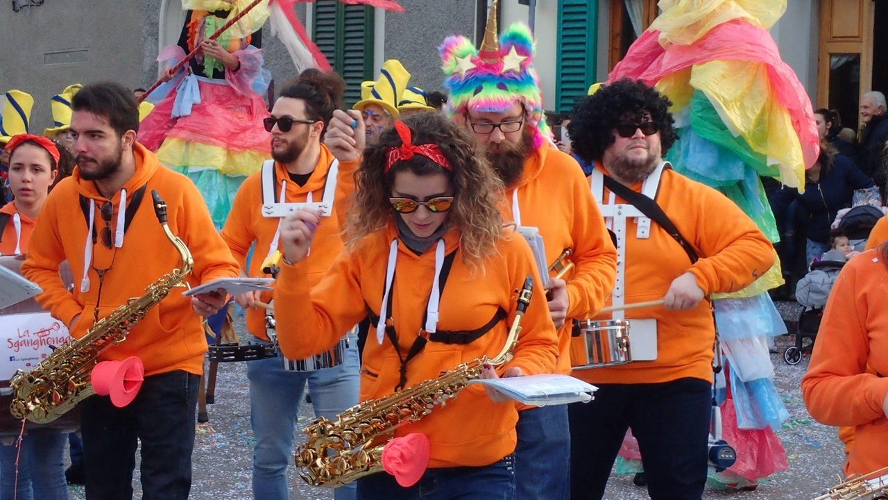 Colori, allegria e spensieratezza: il Carnevale a Paperino ormai è tradizione e simbolo della voglia di stare insieme