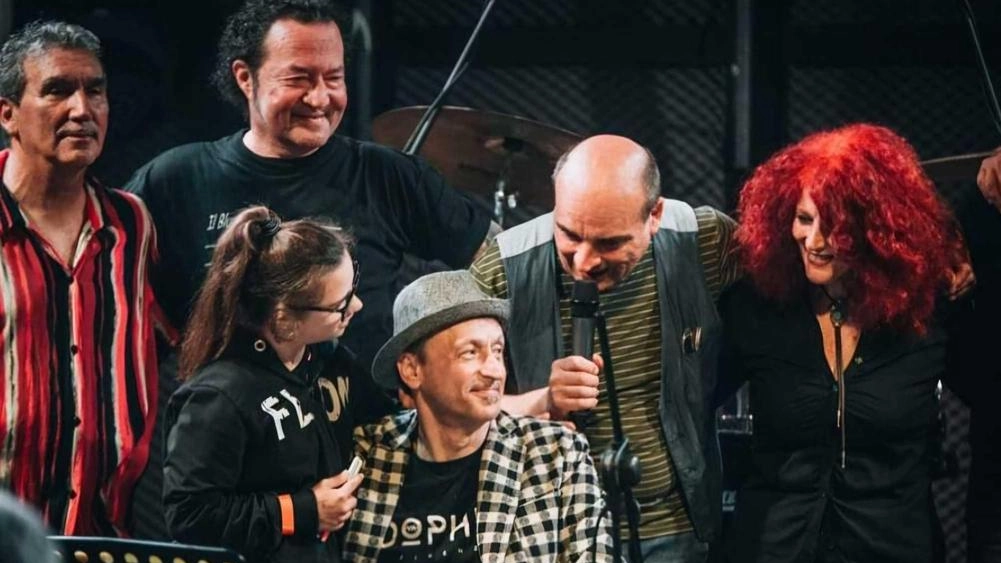 Nick Becattini sul palco del Santomati Live, accanto la figlia Bambi