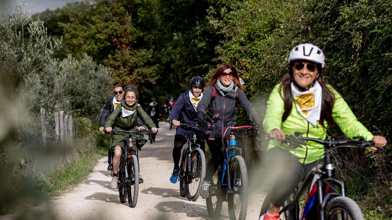 Sabato si inizia con la pedalata lungo la Fascia olivata dai Colli Assisi-Spoleto. Tappe suggestive. alla scoperta del territorio