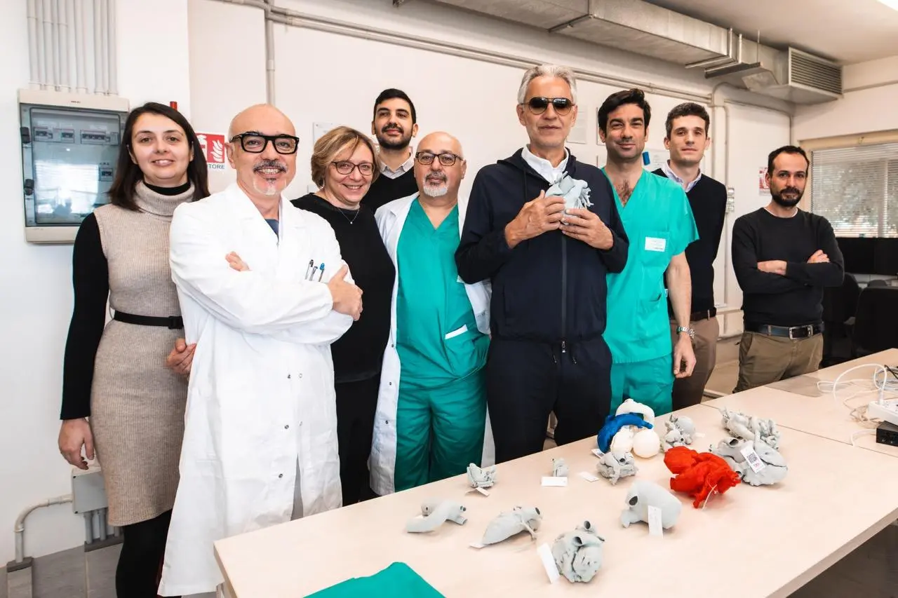 Un “cuore” di Monasterio in dono a Andrea Bocelli