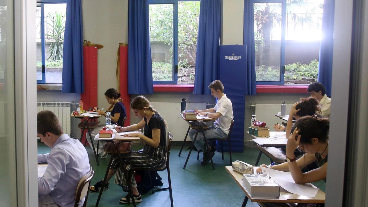 Sostegno per gli studenti. Torna il "Pacchetto scuola"