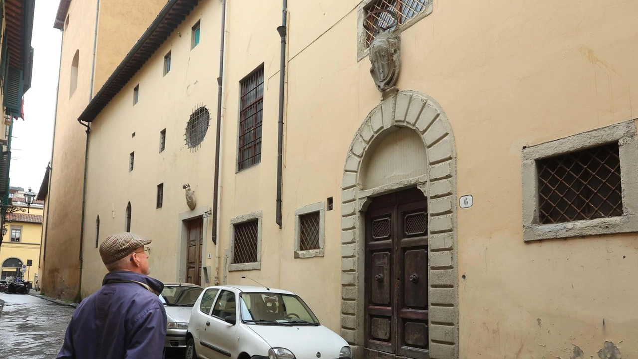 L’ingresso del convento di San Paolino di proprietà dell’Ordine dei Carmelitani Scalzi potrebbe diventare una Spa o una Rsa