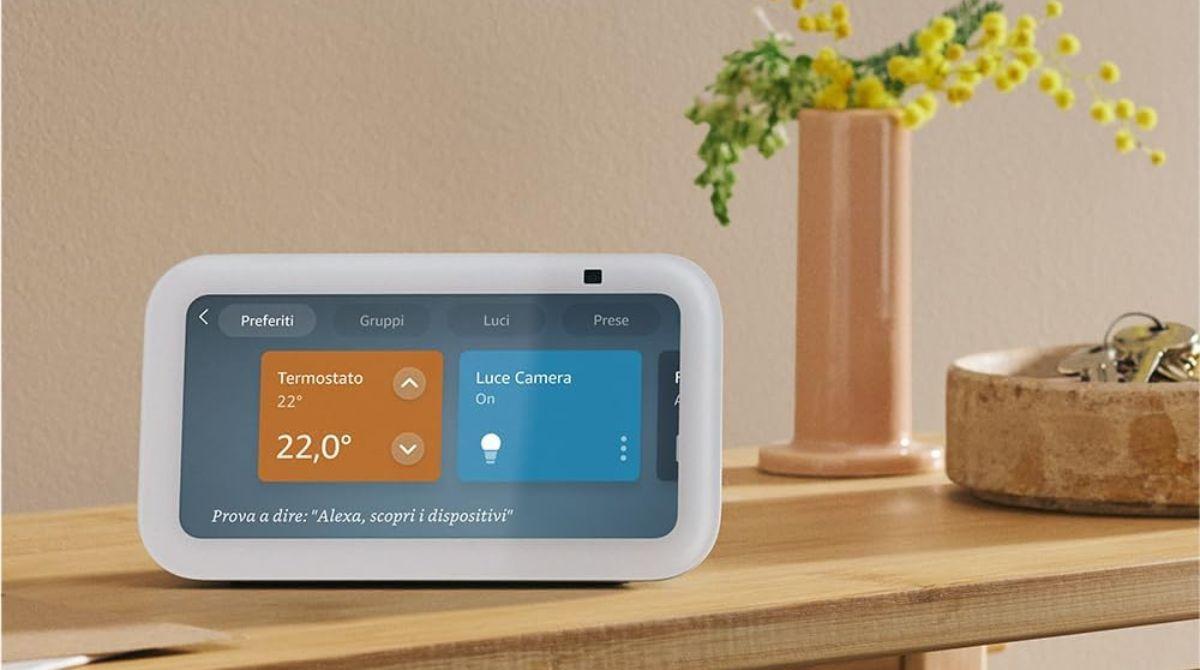 Echo Show 5: l'unica Alexa con lo schermo, oggi in sconto pazzo su Amazon