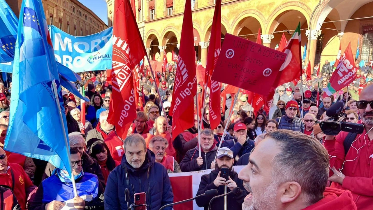 Domani manifestazione Fim-Fiom-Uilm a Livorno (con sciopero) per il rinnovo del contratto nazionale metalmeccanici. Dopo otto incontri e oltre sei...