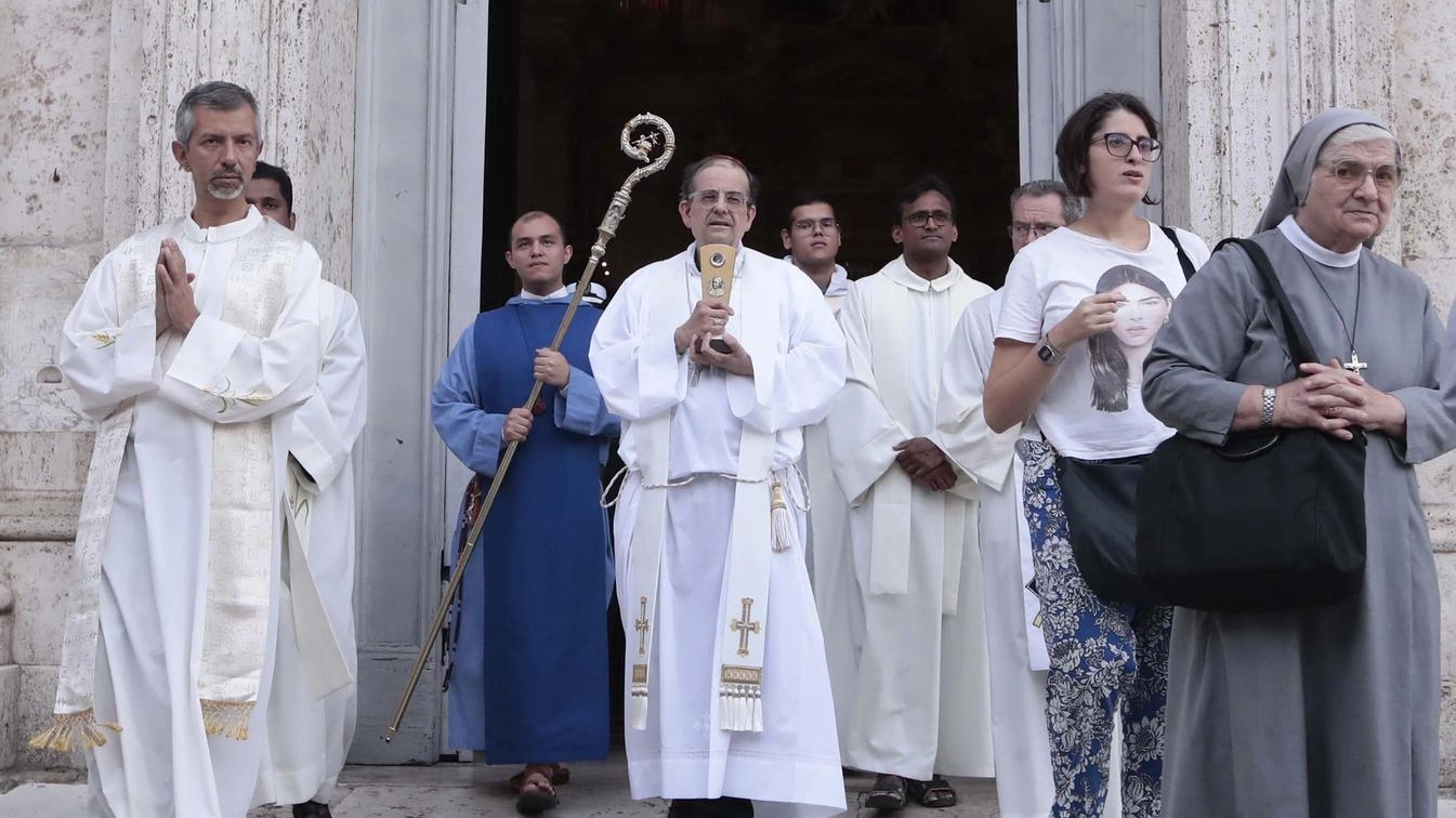 Reliquia della Beata Petrilli in processione. Festa per i 150 anni delle Sorelle dei Poveri