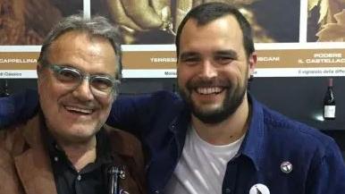 Oliviero Toscani, era contrario ai funerali. Il figlio: “Ha lottato”. Ultimo viaggio in camicia rossa e cintura da cowboy