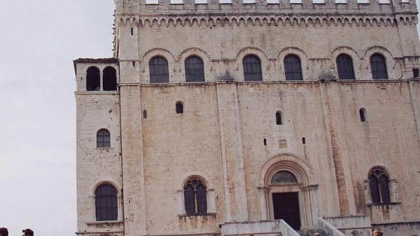 Palazzo dei Consoli, simbolo di Gubbio, ospita il Museo Civico che ha raddoppiato gli accessi