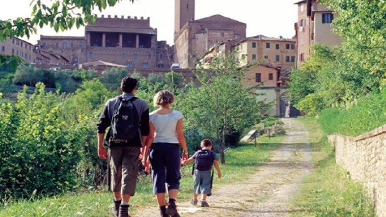 Una giornata da dedicare al benessere, alla prevenzione e allo stare insieme, passeggiando per le vie del centro: ’Stammi bene’...