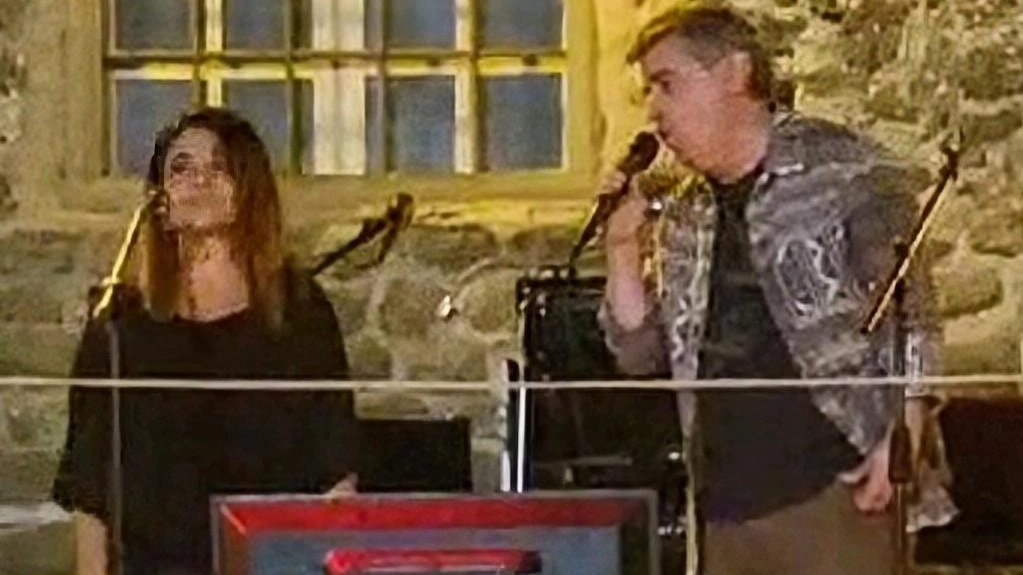 La “Voglia di cantare” di amatori talentuosi si esibisce in piazza