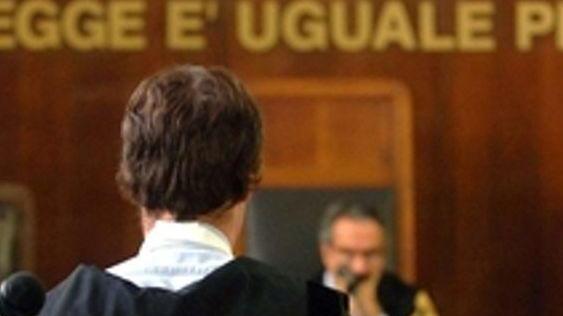 Finisce nei guai per la droga e viene arrestato