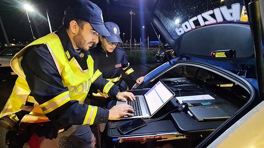 Due tonnellate di fuochi d’artificio. Maxi sequestro in casa di un cinese: "Pericolosi, potevano esplodere"