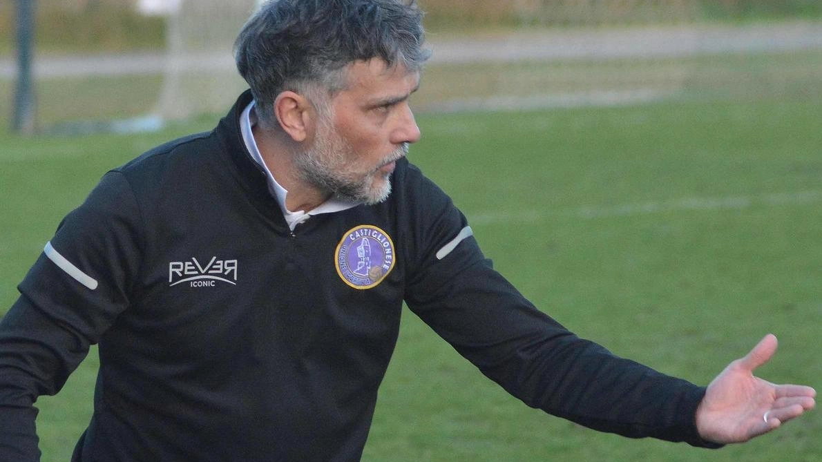 L’allenatore della Castiglionese Filippo Zacchei. Il suo arrivo non ha dato alla Castiglionese i risultati sperati. Ora la testa della classifica è distante 12 punti