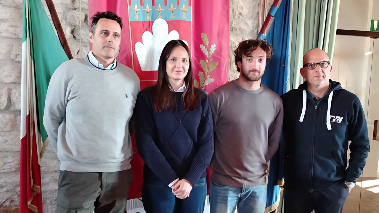 La presentazione del meeting di nuoto che si svolgerà nella piscina comunale di Gubbio