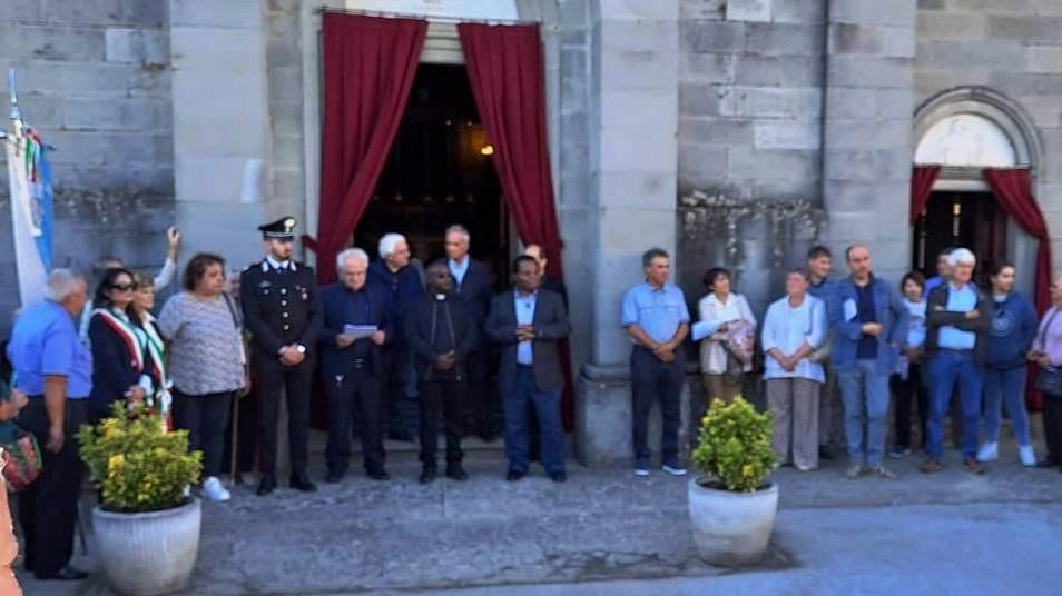 Don Damascene Mugiraneza assume il ruolo di amministratore pastorale in diverse parrocchie della Garfagnana, accolto con una solenne celebrazione eucaristica e saluti calorosi dalle comunità locali. Originario del Ruanda, ha già servito in diverse città prima di giungere nell'arcidiocesi di Lucca.