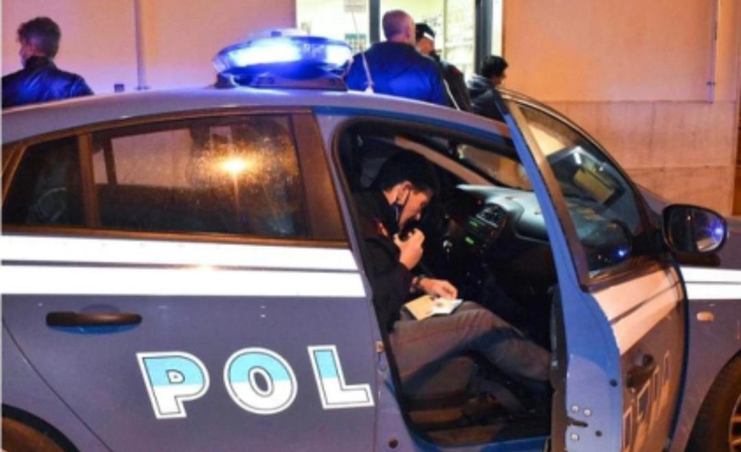 Massa, scoperta con droga, bilancino e contanti in casa: donna denunciata