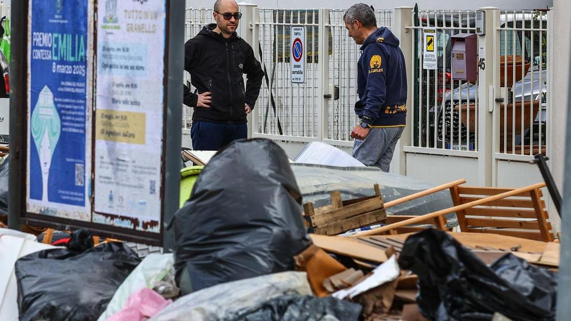 L’invito rivolto a chi ha subito danni: "Fate le foto e conservate gli scontrini"