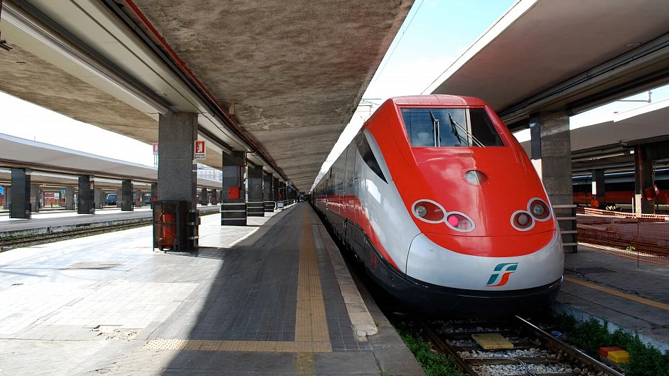 Un Frecciarossa a Pisa Centrale