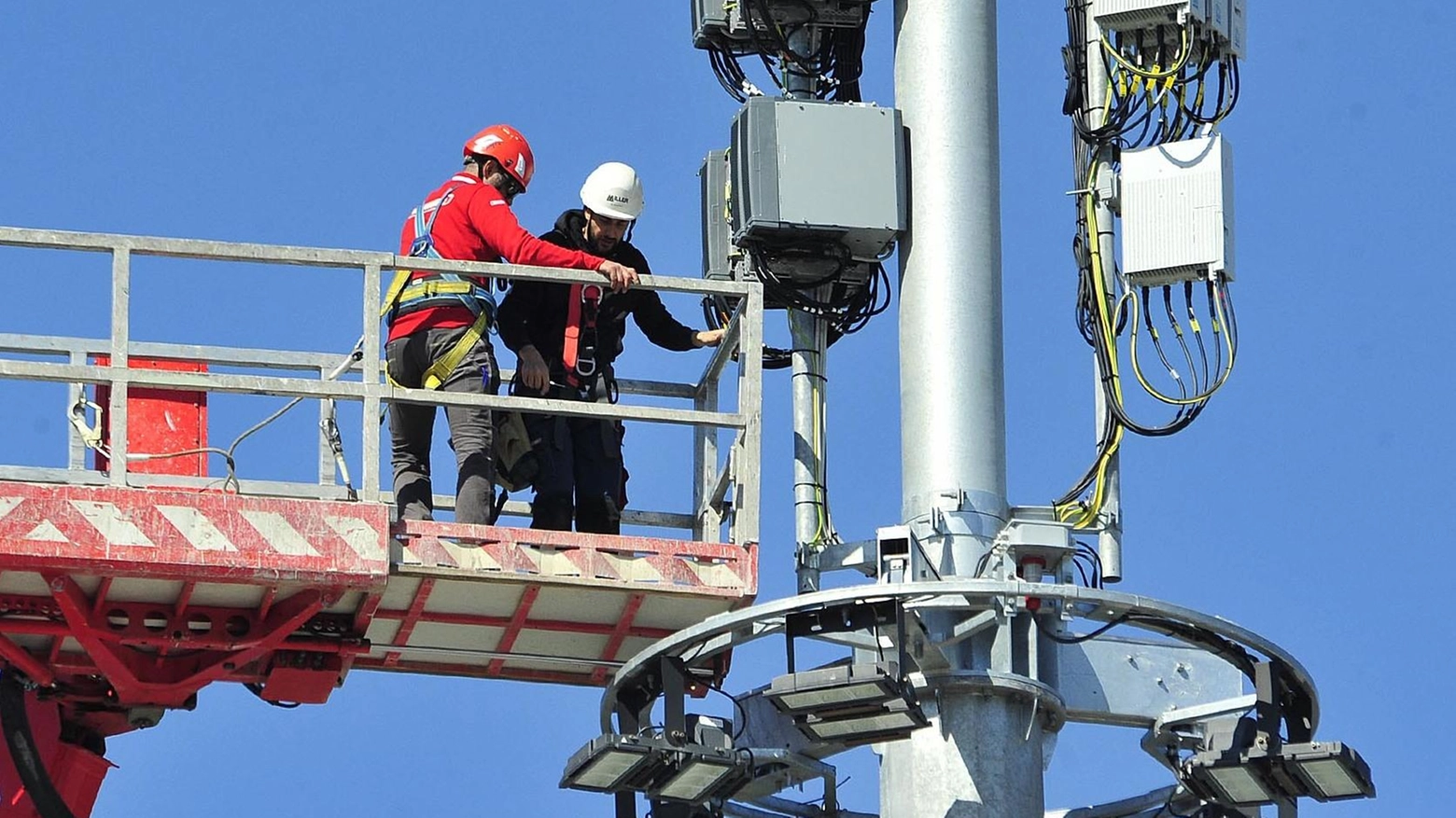 Follo, in arrivo un’altra antenna. Scatta la protesta dei residenti