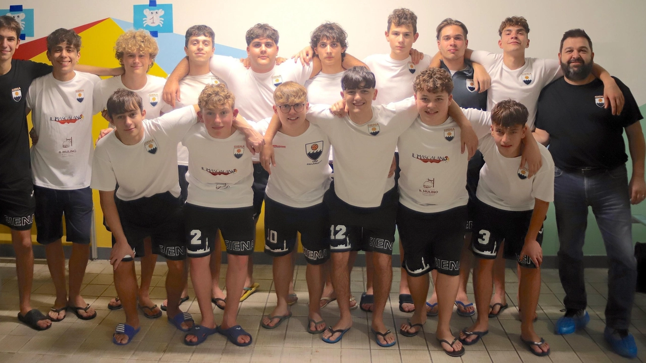 Oggi alle 14,45, scenderà in acqua la squadra juniores del Siena Nuoto (nella foto) contro Esseci Nuoto, nella piscina Nannini...