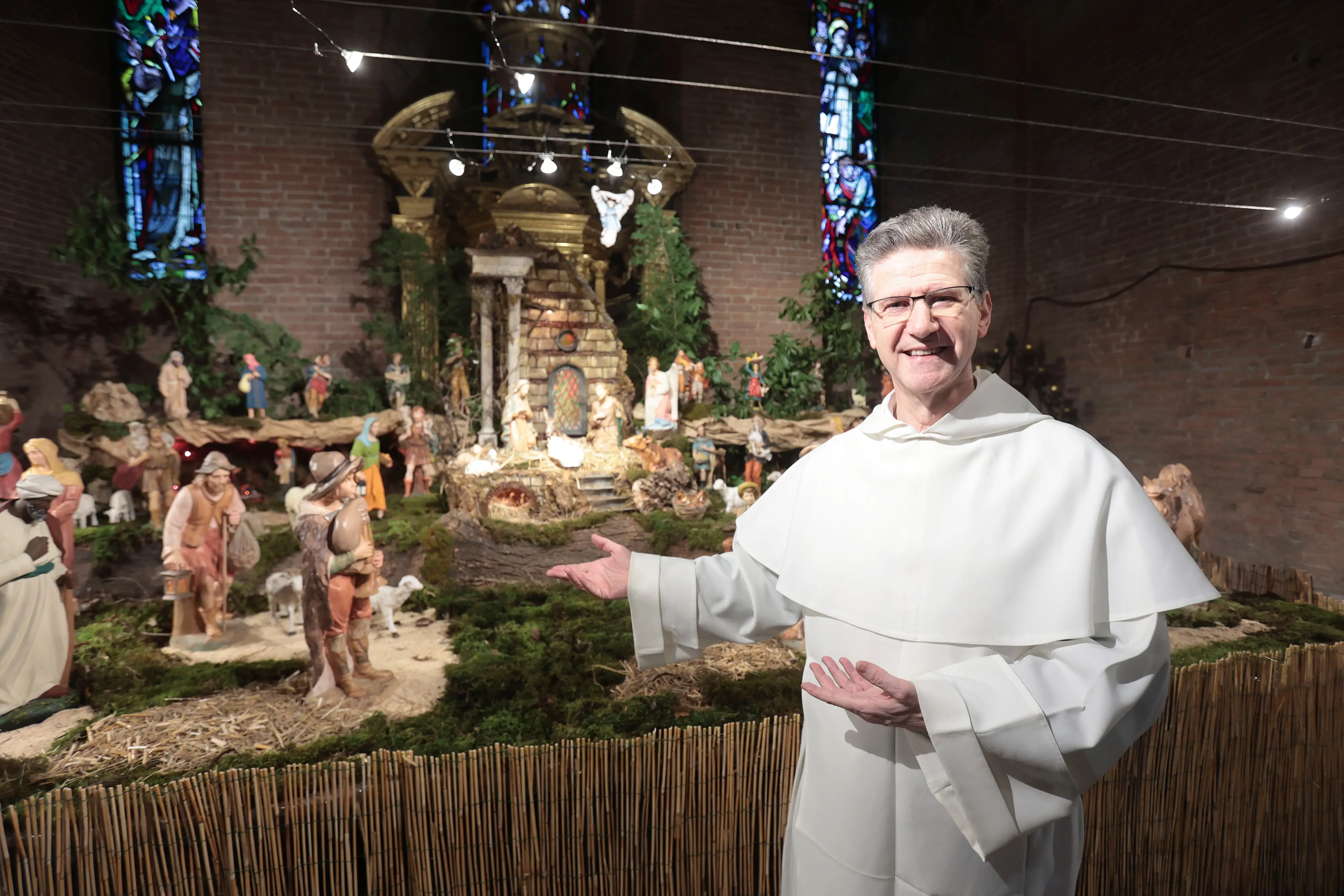 Siena, il presepe del Giubileo. Padre Alfredo svela: “Siamo anche noi pellegrini di speranza”