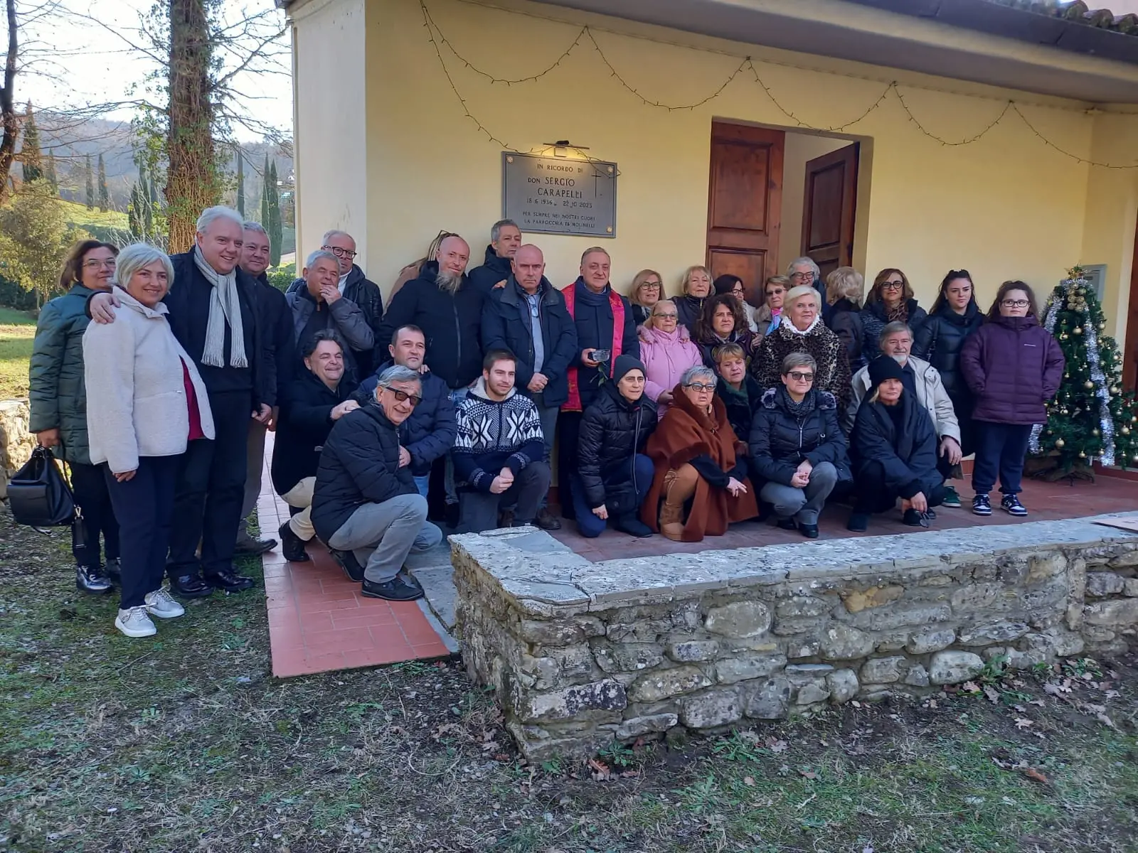 Parrocchiani salvano la chiesetta. Si tassano per evitare la chiusura. Patto con il vescovo per le messe