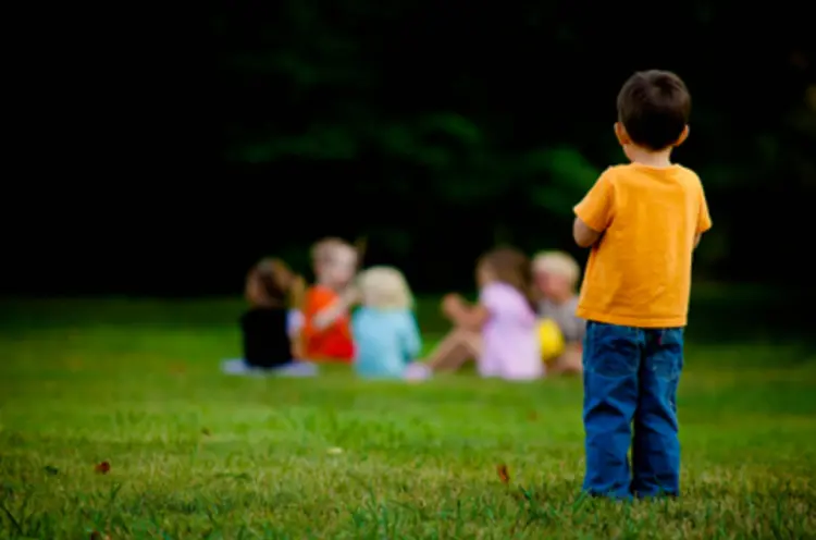 Autismo, sabato 5 aprile, con partenza alle 15:30 dal Parco Pertini è in programma una camminata tra città e natura, un momento di condivisione per sensibilizzare e creare connessioni